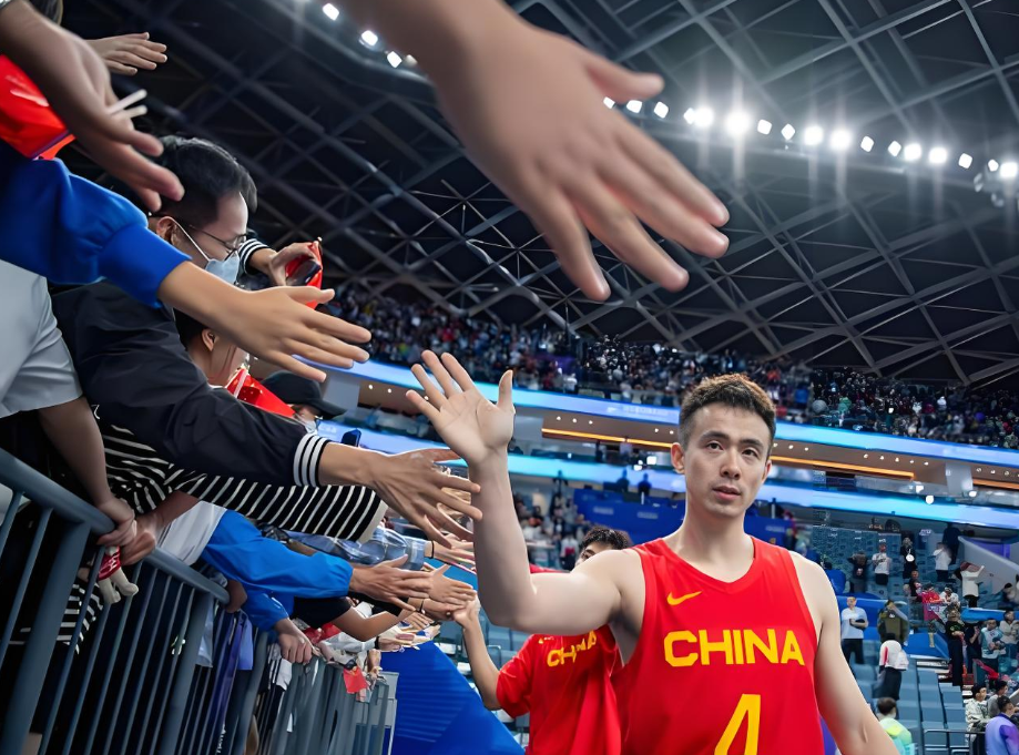 kaiyun-拒爆冷！中国男篮逆转台北队，继伟神仙3分，朱俊龙3分6中5砍19分