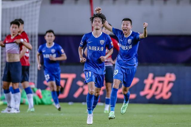 开云-【中超】谢鹏飞任意球破门张校绝平 沧州1比1重庆