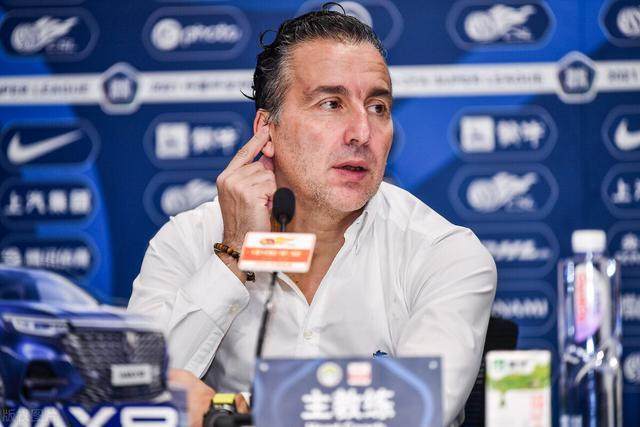 开云体育-5名球员伤停河南主帅很头疼 卡兰加回归是利好