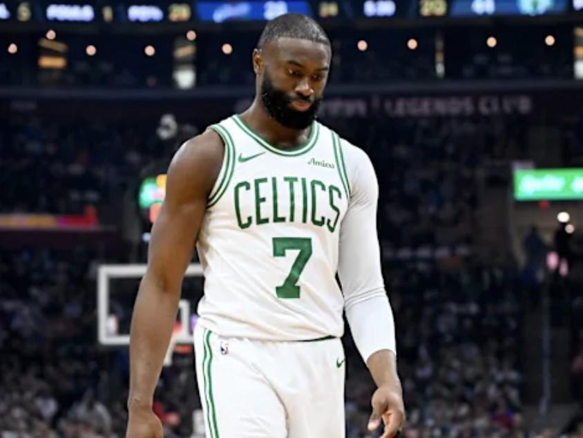 开云体育-杰伦-布朗：我觉得自己符合MVP的标准，但人们总是提升门槛