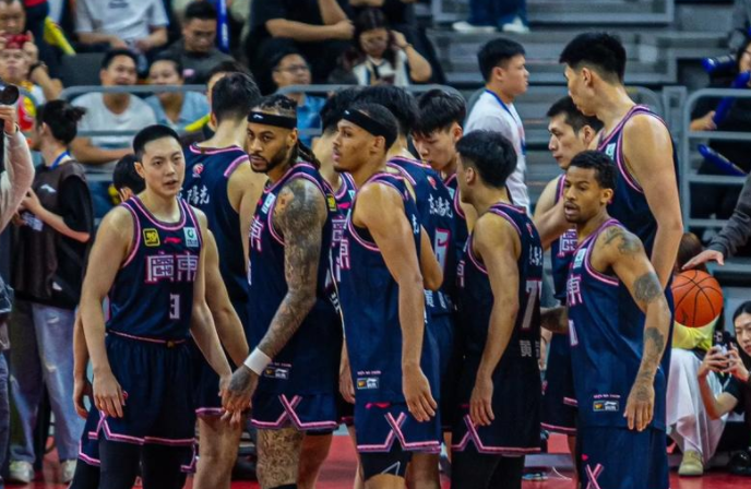 开云体育官网-广东男篮本赛季消失的“七位故人”！他们都在哪？过的还好吗？